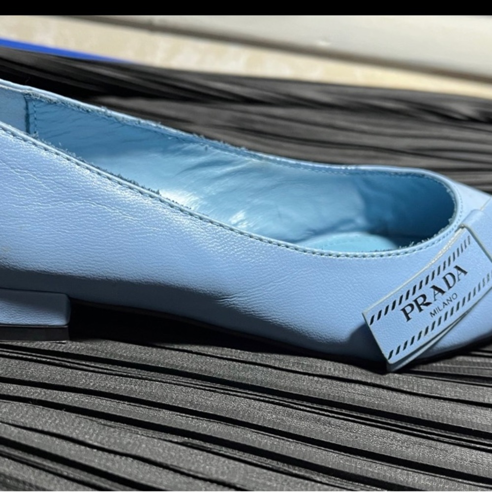 Prada flats - Picture 2 of 5